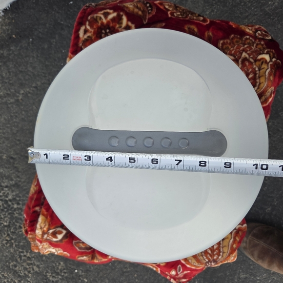 Sterlite 12" Dia 5" High Lockable Cake Saver with Carrier Handle Dishwasher Safe - Picture 6 of 9